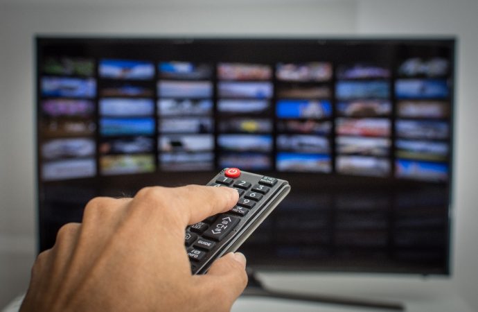 How do you turn a regular TV into a smart TV? It’s easy!