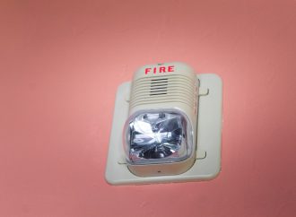 Where and how to install a smoke and gas detector?