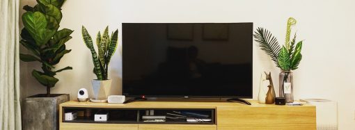 How to adjust the size of the TV to the size of the living room?